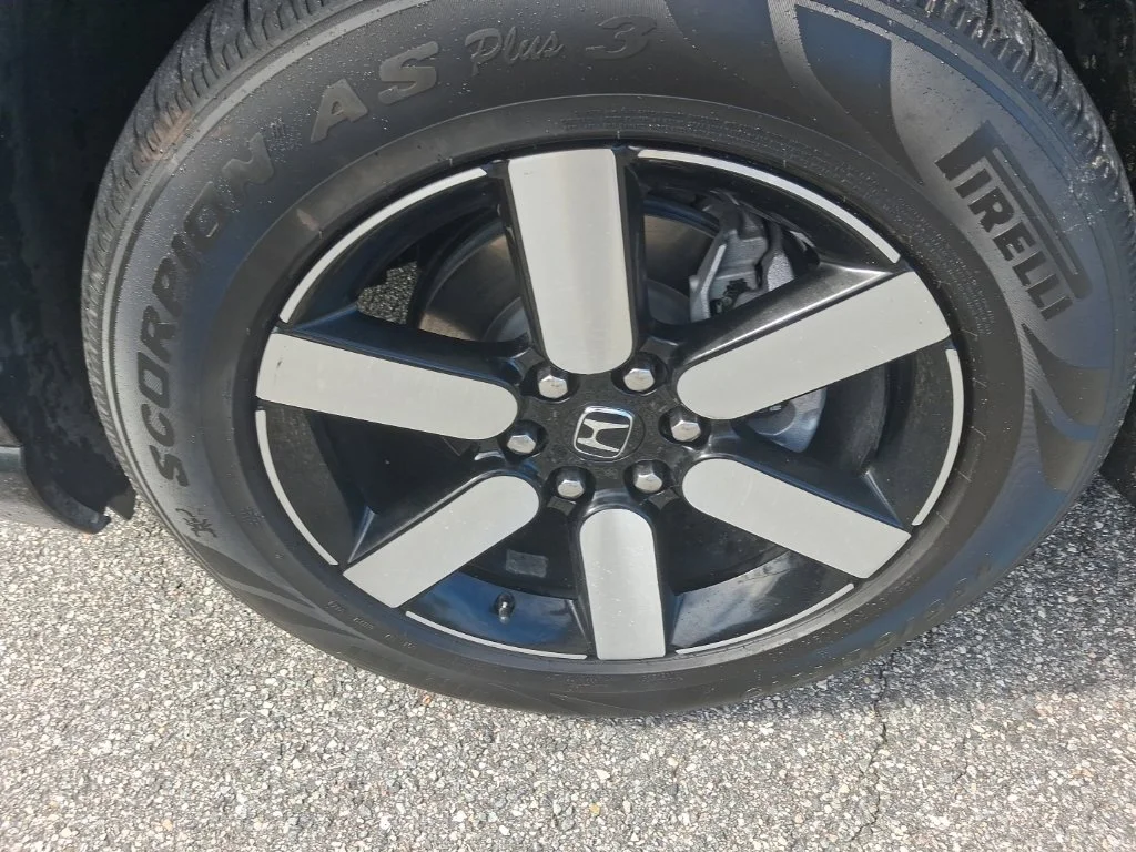 Used 2024  Honda Touring image 18