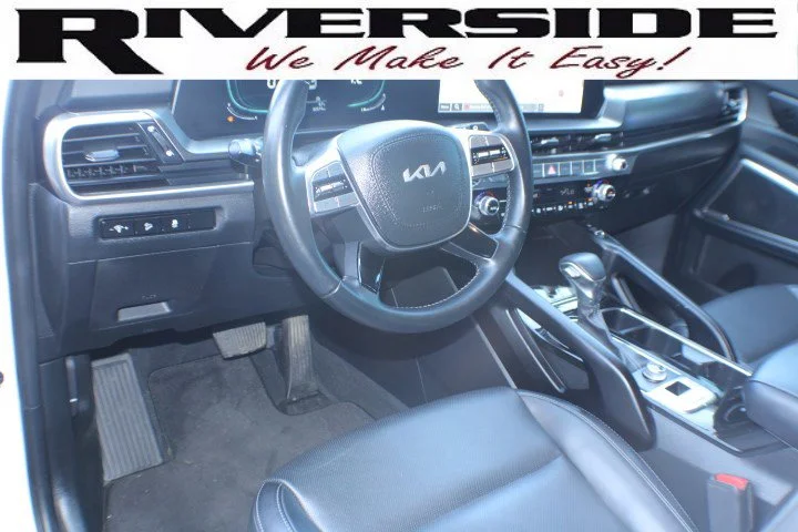 Used 2024 Glacial White Pearl Kia S image 7