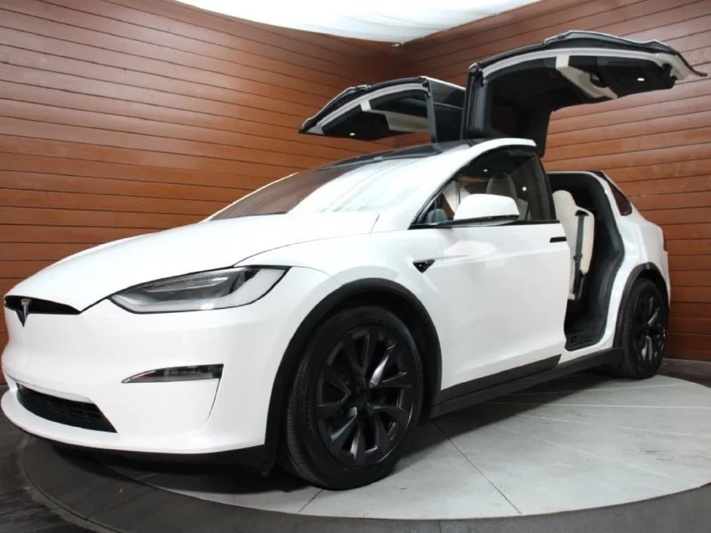 Used 2023 Pearl White Multi-Coat Tesla 7 Seater AWD image 28