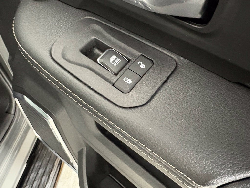 New 2027 Ceramic Gray Clear-Coat Exterior Paint RAM Laramie image 14