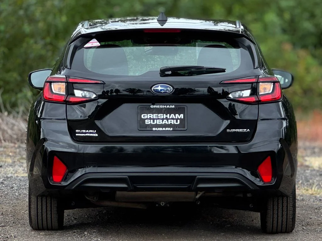 Used 2025 Crystal Black Silica Subaru Base image 6