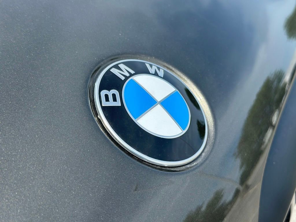 New 2026 Manhattan Green Metallic BMW xDrive40i image 11