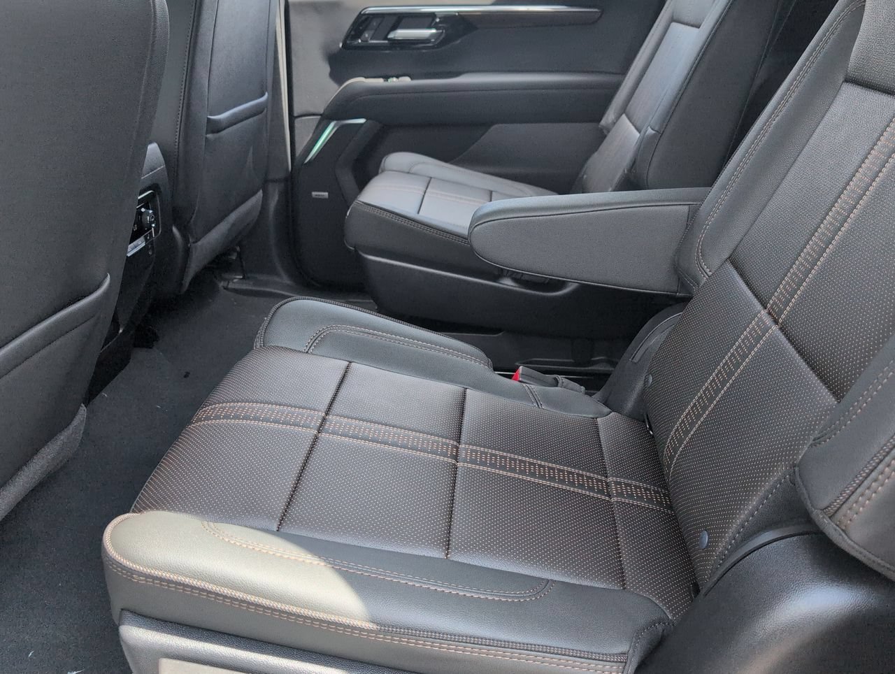 2026 Chevrolet Suburban High Country - Photo 24