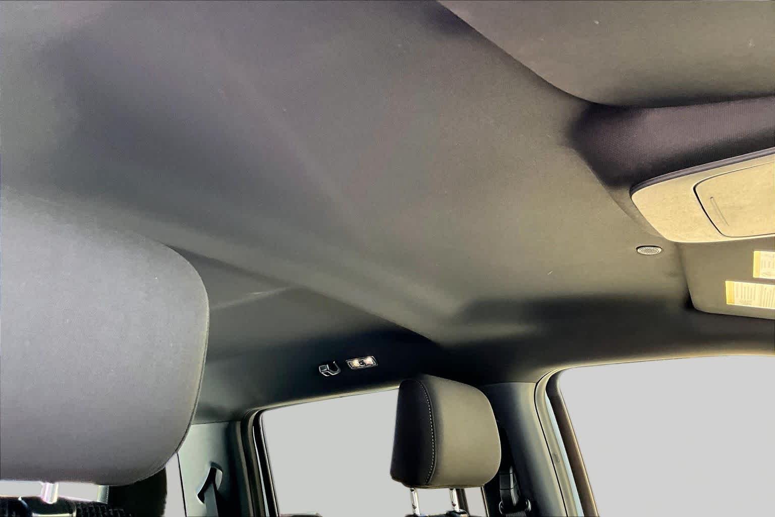 Used 2023 Oxford White Ford XLT image 14