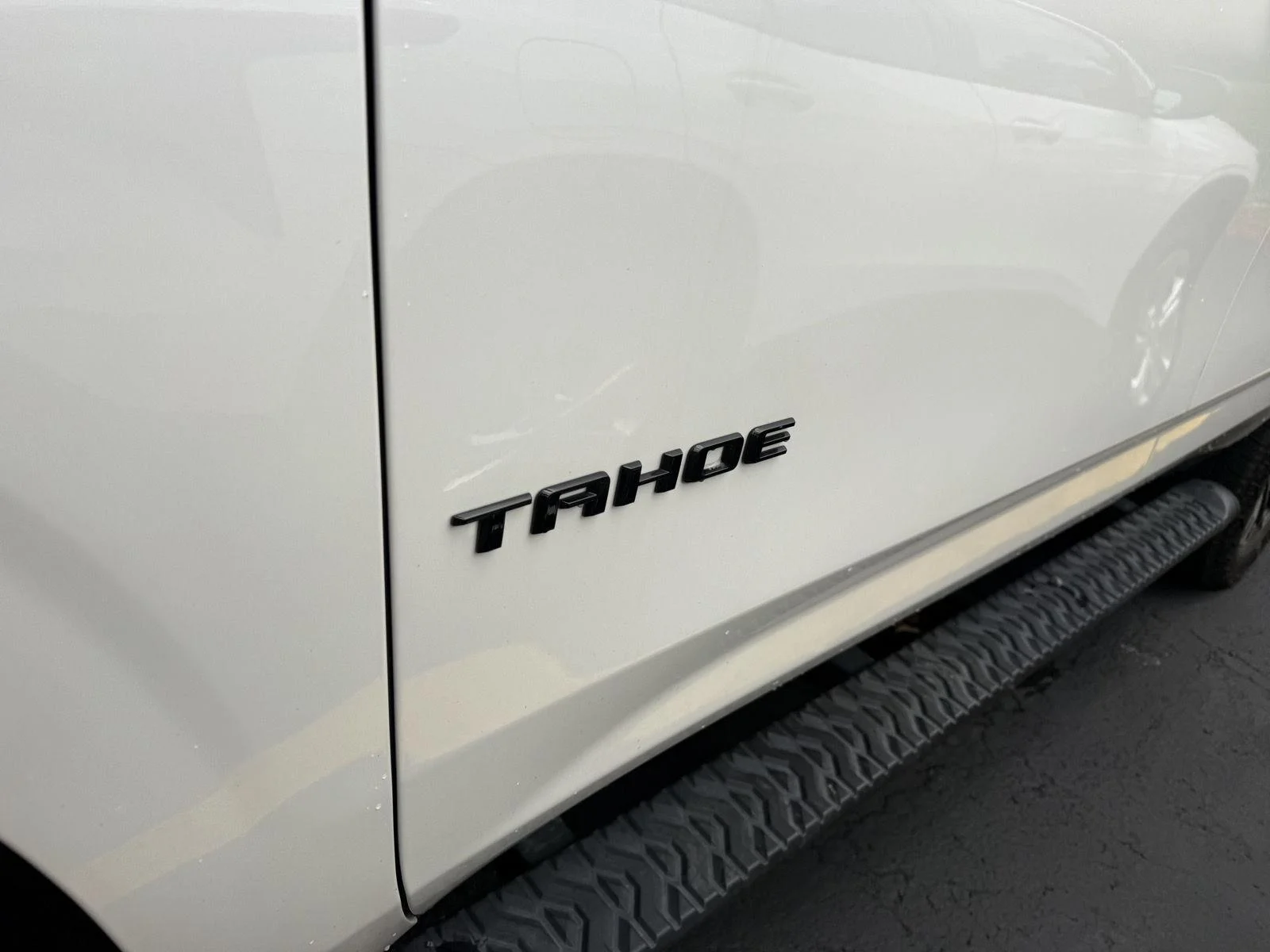 Used 2025 Iridescent Pearl Tricoat Chevrolet Z71 image 5