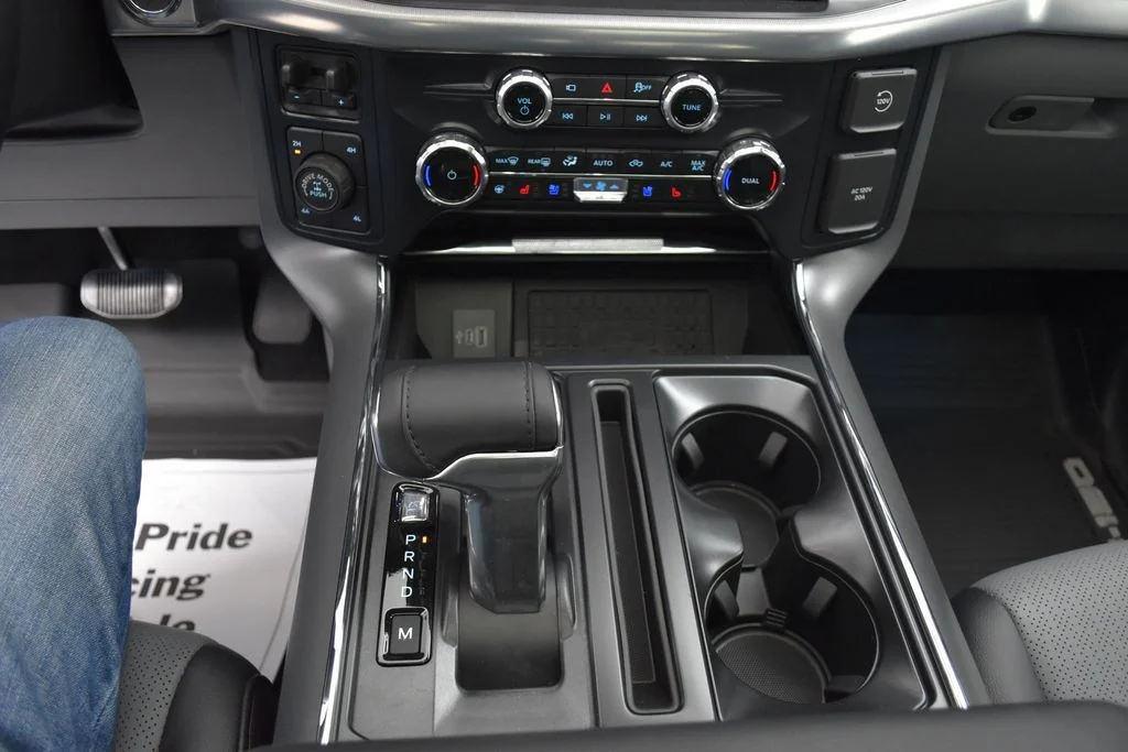 New 2025 White Ford Lariat image 12