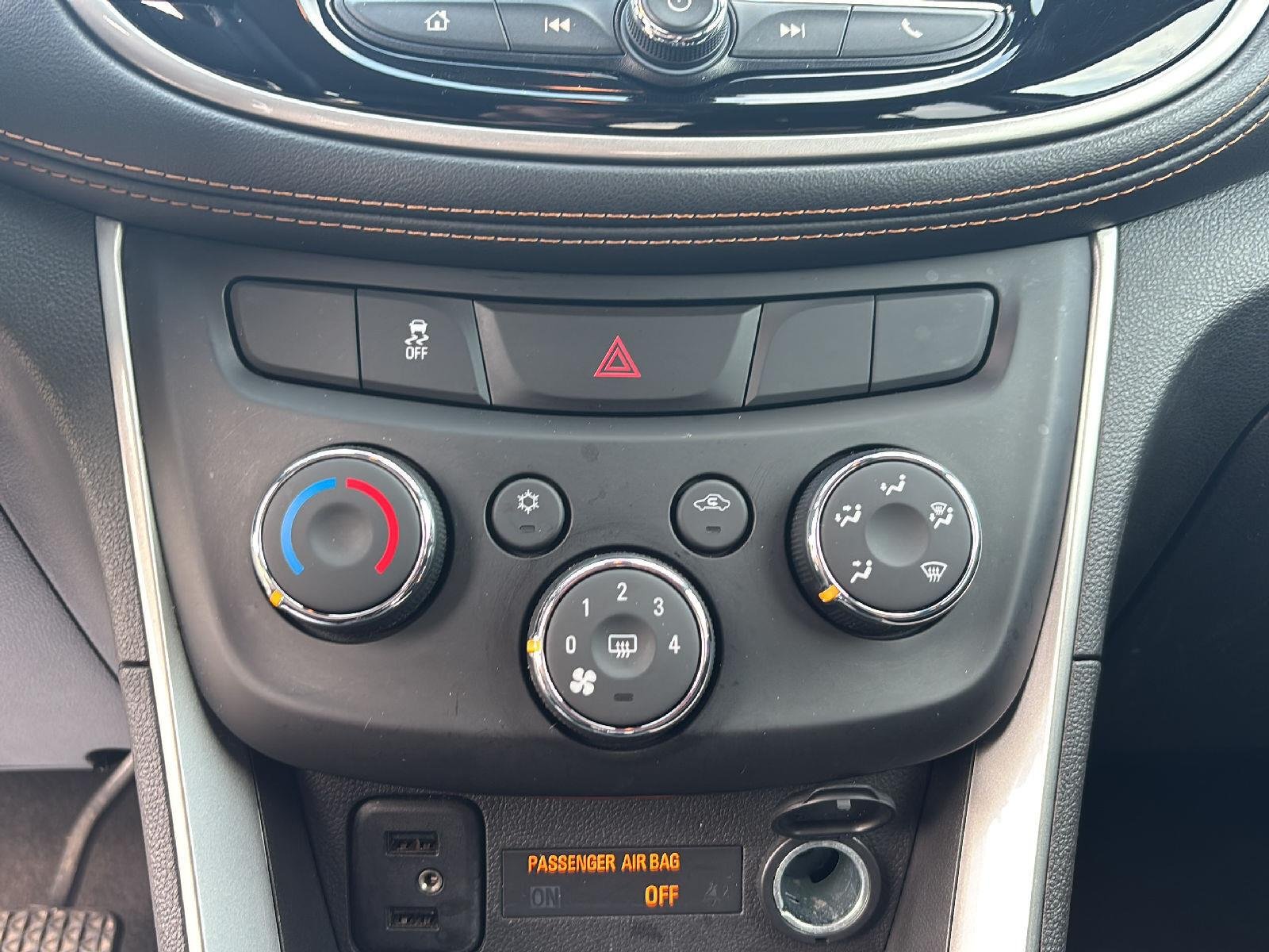 Used 2019 SUMMIT WHITE Chevrolet LT image 20