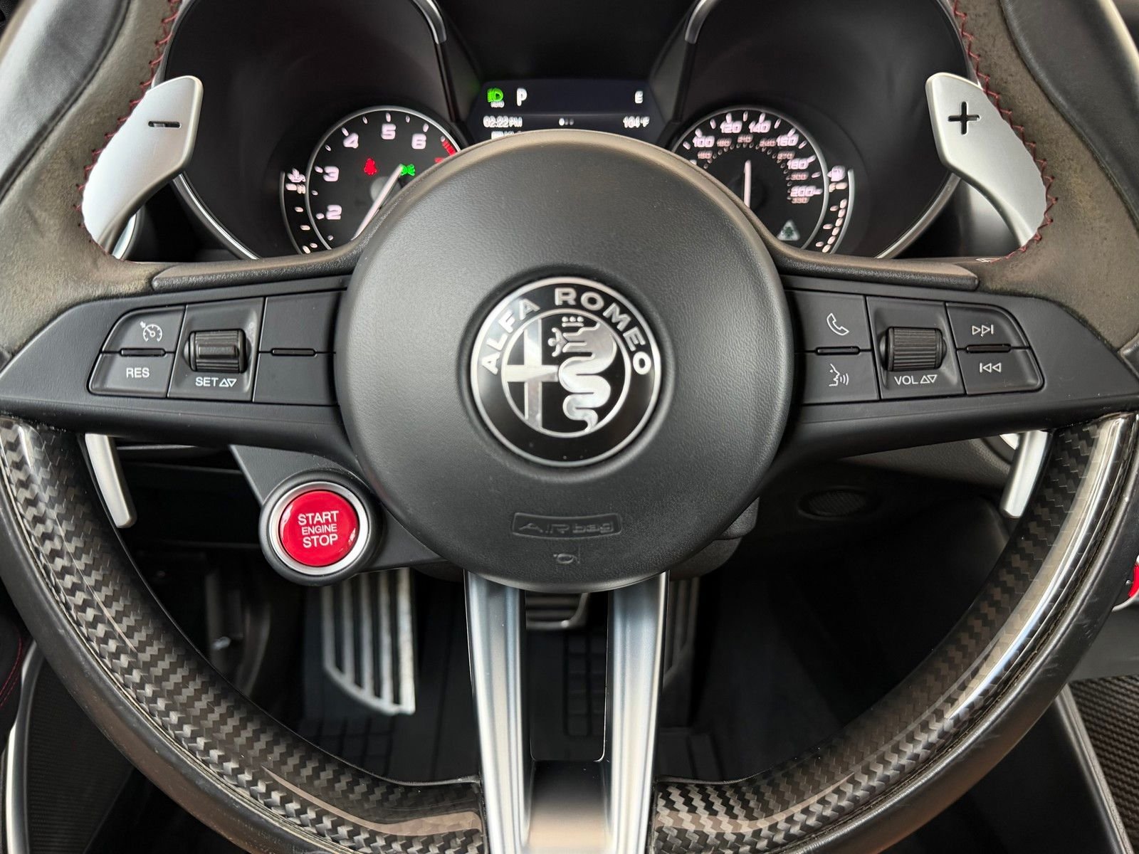 Used 2017  Alfa Romeo Quadrifoglio image 6