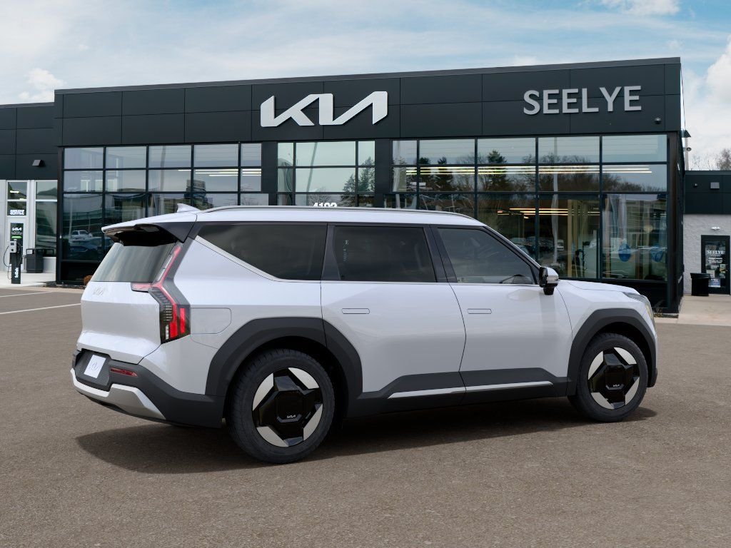New 2026 White Kia Wind image 6