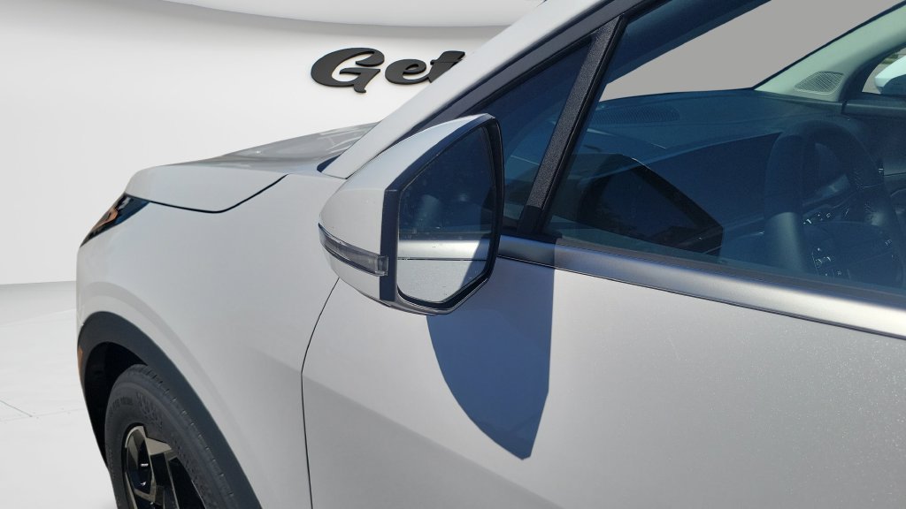 New 2027 Glacial White Pearl Kia EX image 27
