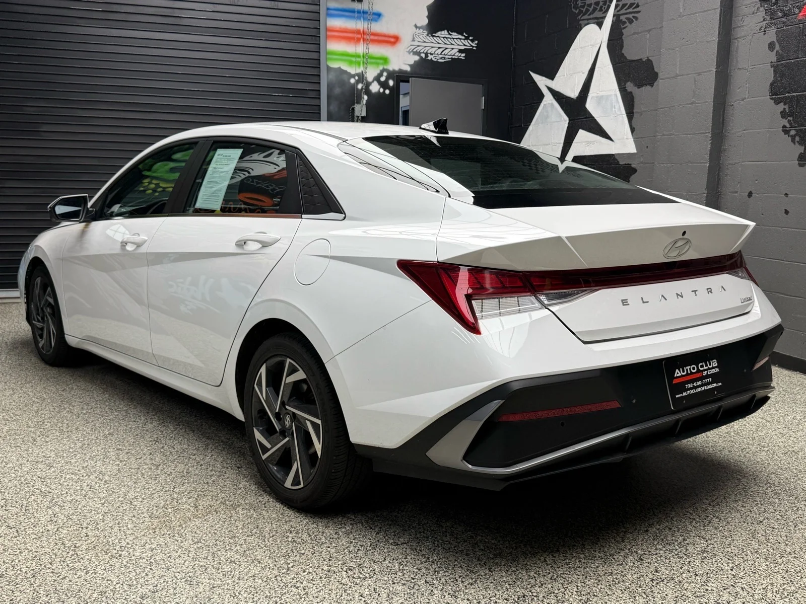 Used 2024 Serenity White Pearl (w6h) Hyundai Limited image 4