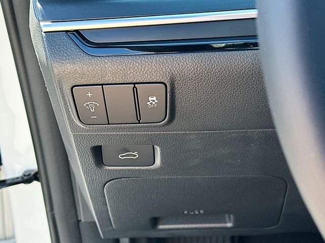 New 2026 Snow White Pearl Kia GT image 10
