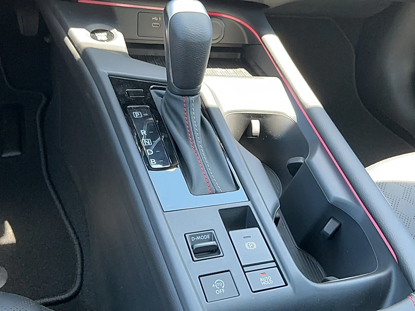 New 2026 Aspen White Tricoat/Super Black Nissan SR image 11