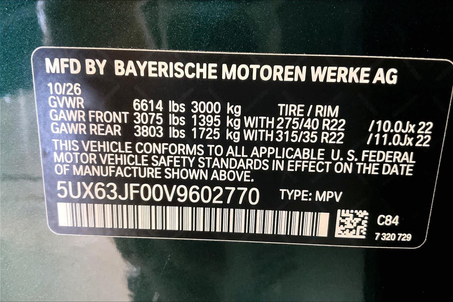 New 2027 Vancouver Green Metallic BMW 40 xDrive image 18