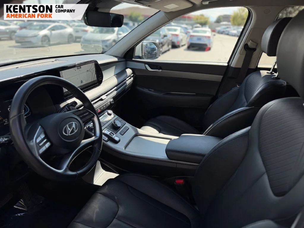 Used 2025 Silver Hyundai SEL image 28