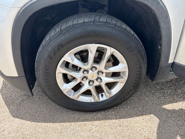 Used 2018 Silver Chevrolet LS image 11