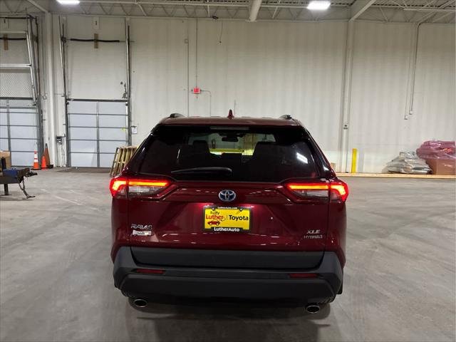 Certified Used 2021 RUBY FLARE PEARL Toyota  image 4