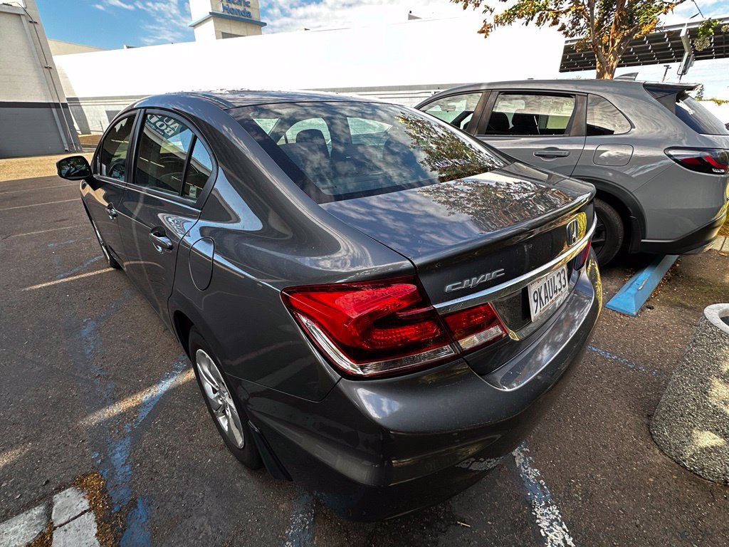 Used 2013  Honda LX image 17