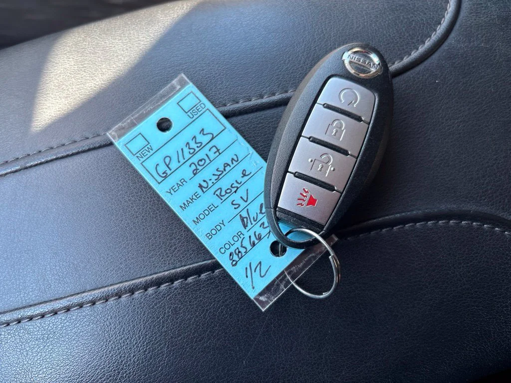 Used 2017 Blue Nissan SV image 31