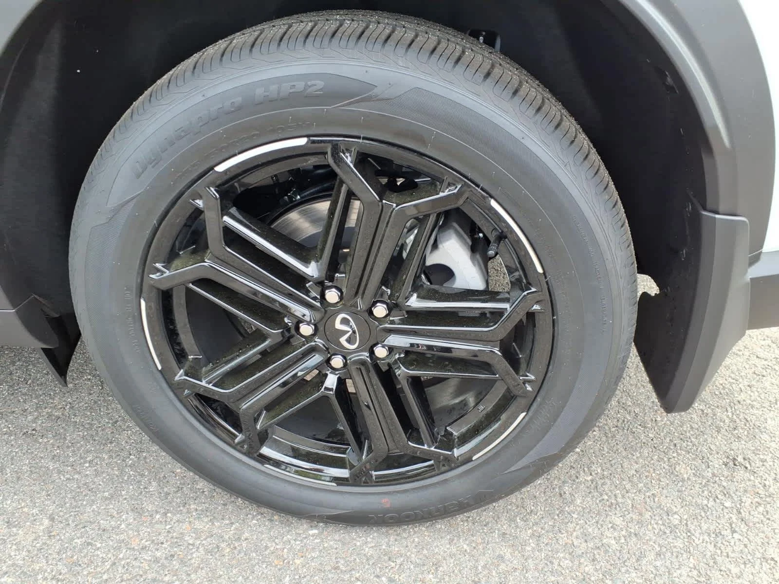 New 2027 Radiant White/Black Obsidian INFINITI SPORT image 5