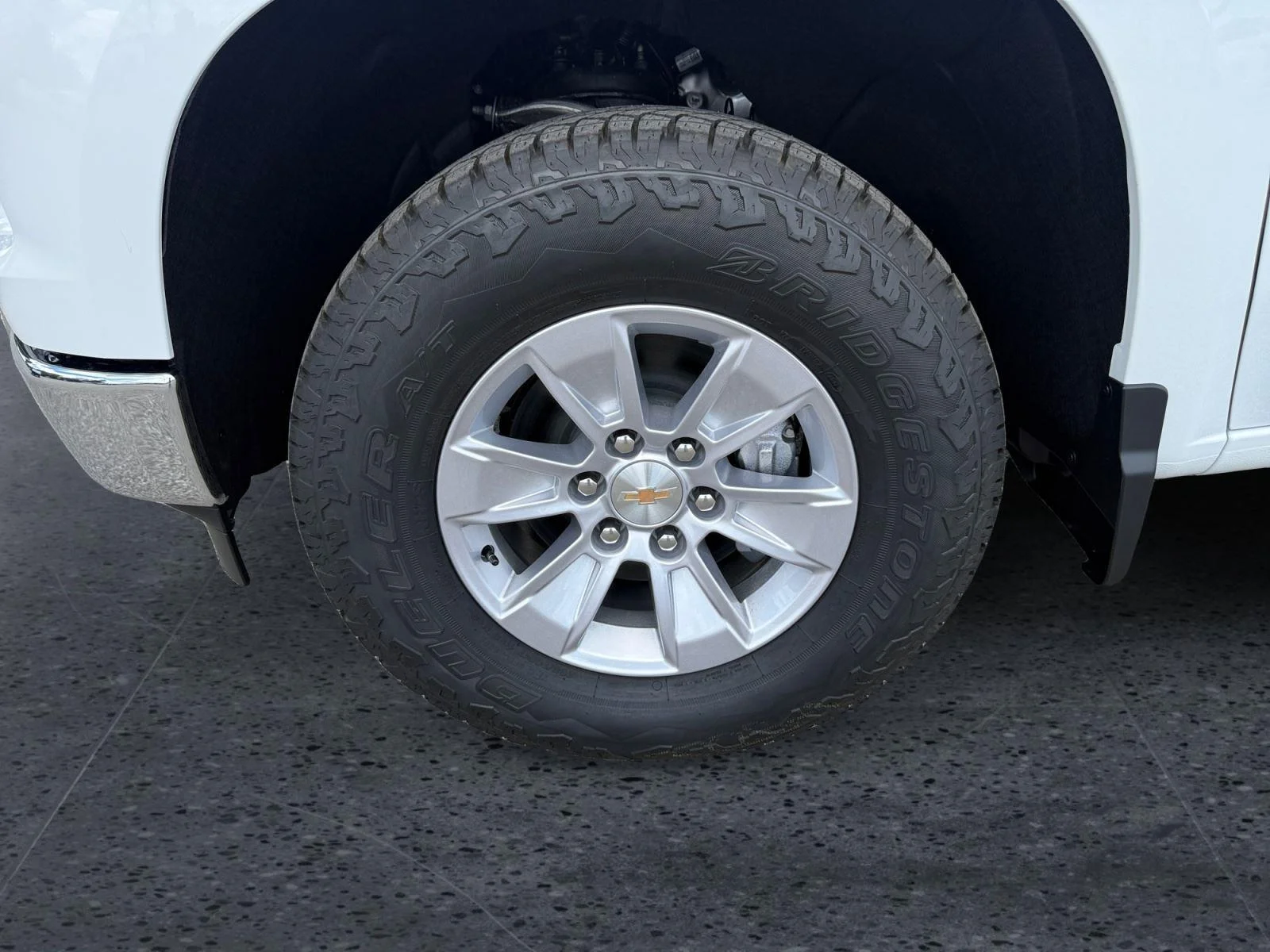 New 2026 Summit White Chevrolet WT image 9