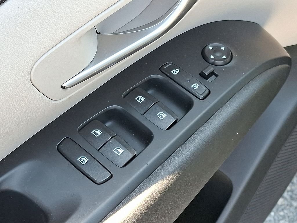 Used 2023 Black Hyundai SEL image 14