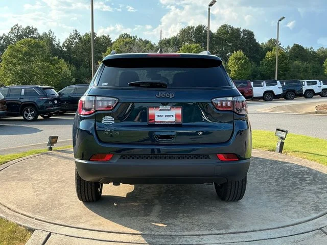 New 2026 Fathom Blue Pearl-Coat Exterior Paint Jeep Latitude image 6