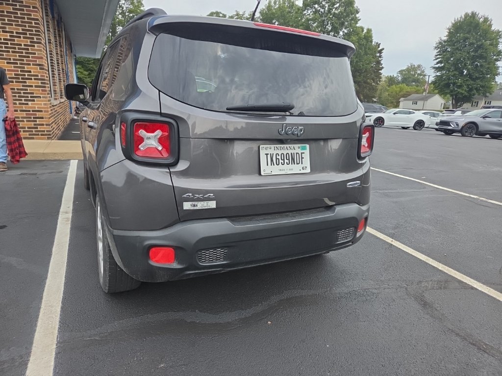 Used 2016 Gray Jeep Latitude image 7