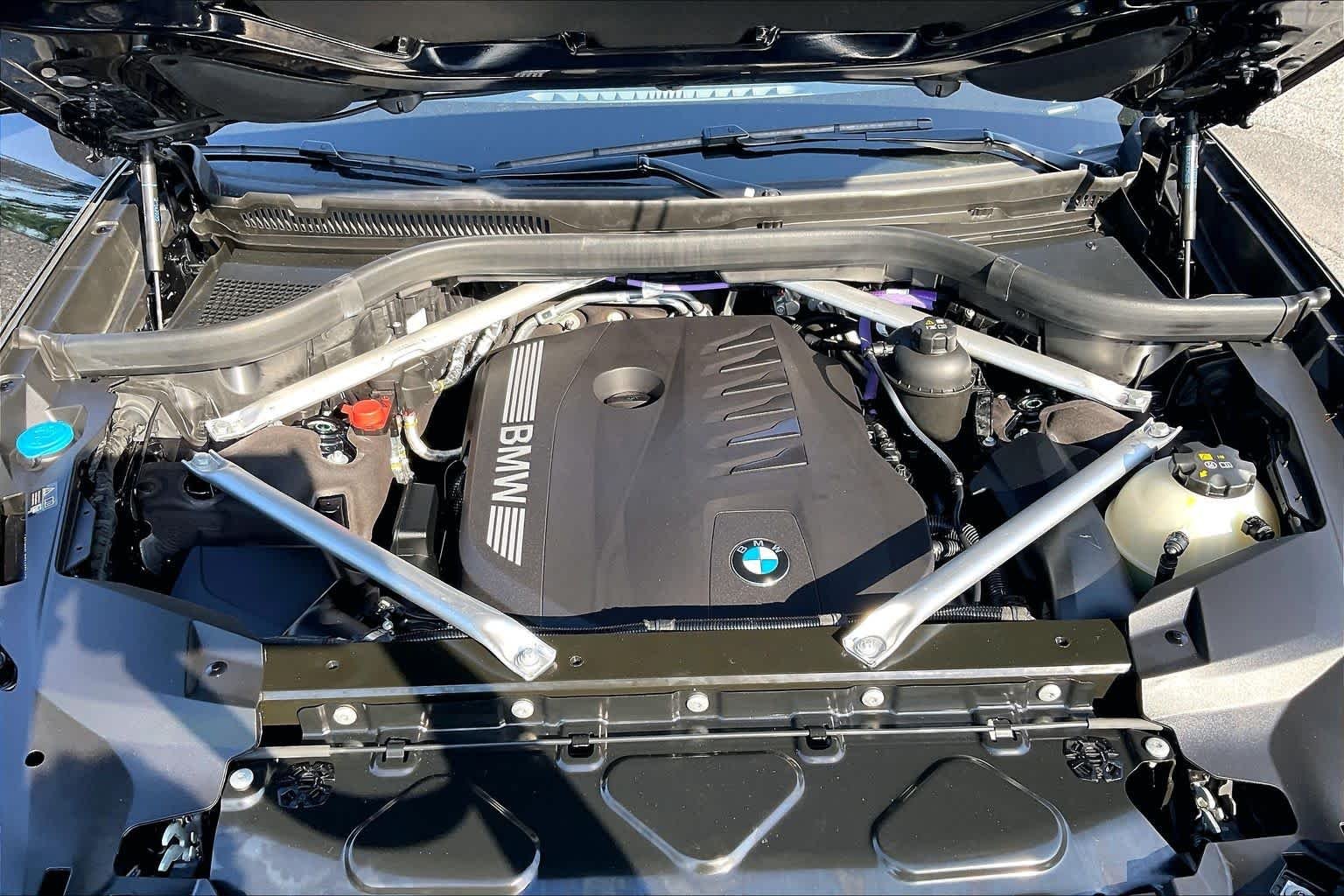 Used 2025 Carbon Black Metallic BMW xDrive40i image 34