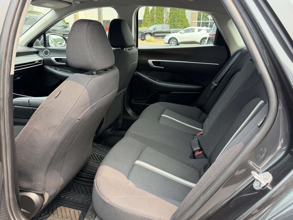 Used 2025 Gray Hyundai SEL image 15