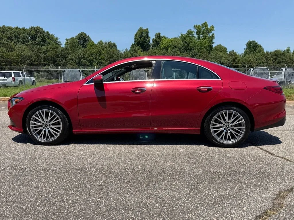 Used 2023 Red Mercedes-Benz 4MATIC® image 32