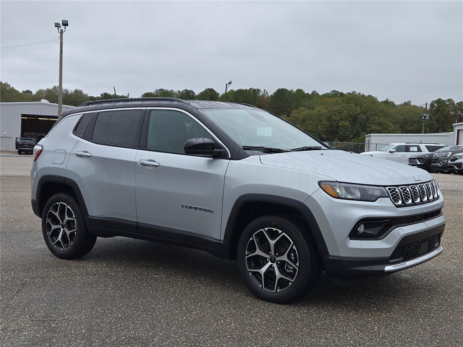New 2026 Silver Zynith Metallic Clearcoat Jeep Limited image 4
