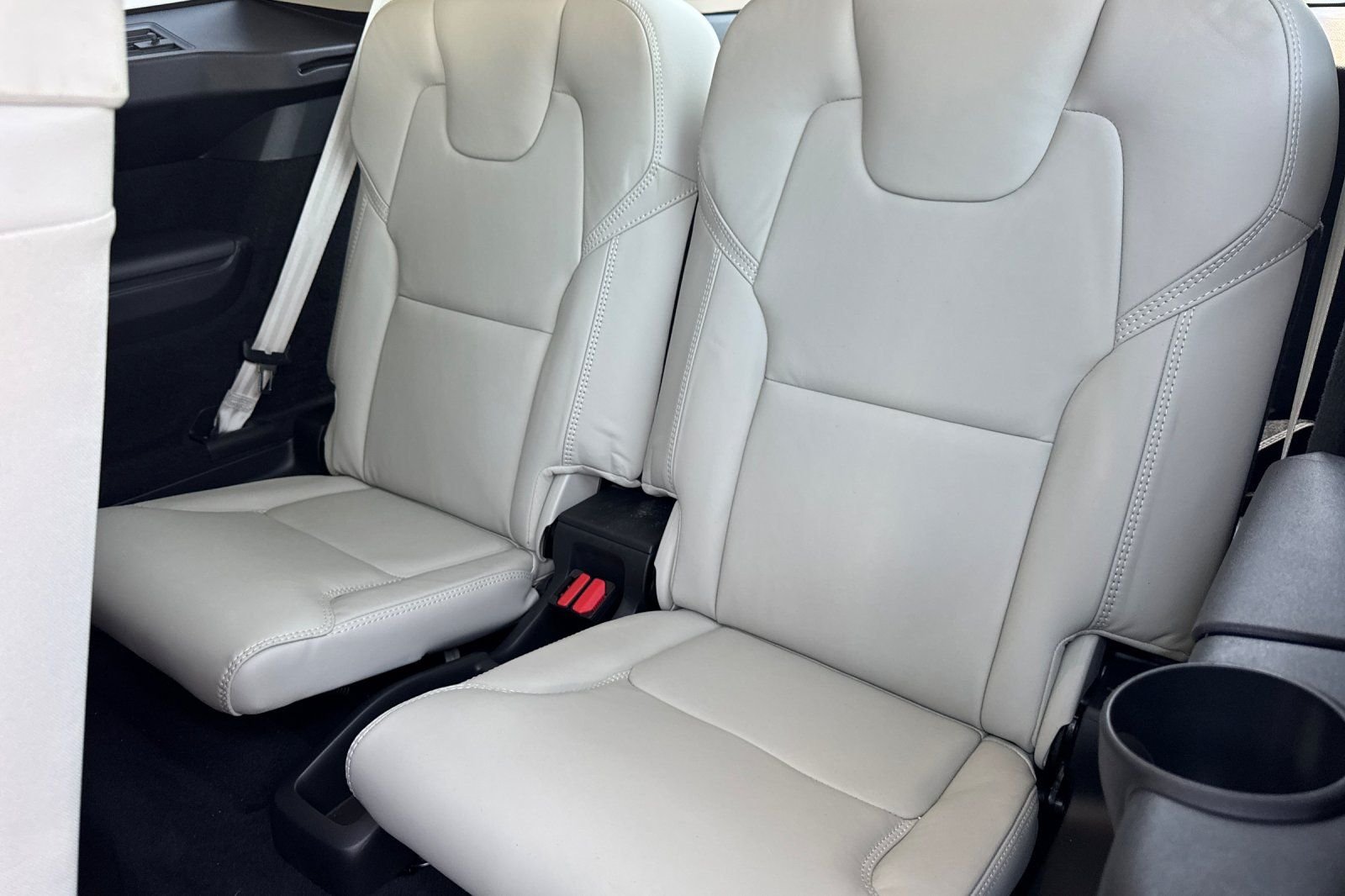 Used 2023 Blue Volvo Ultimate image 16