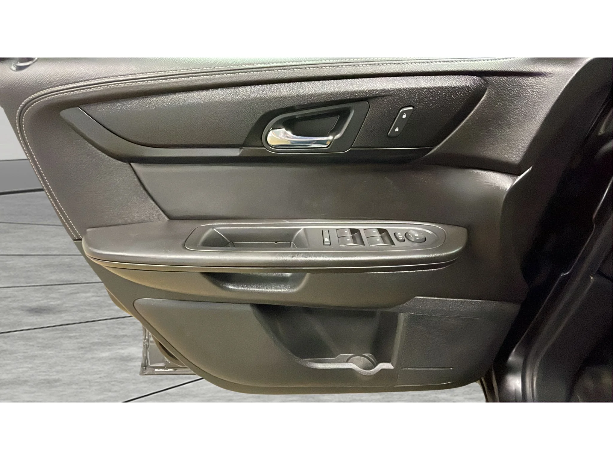 Used 2017 Tungsten Metallic Chevrolet LT image 9
