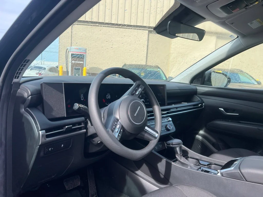 Used 2025 Black Hyundai SE image 9