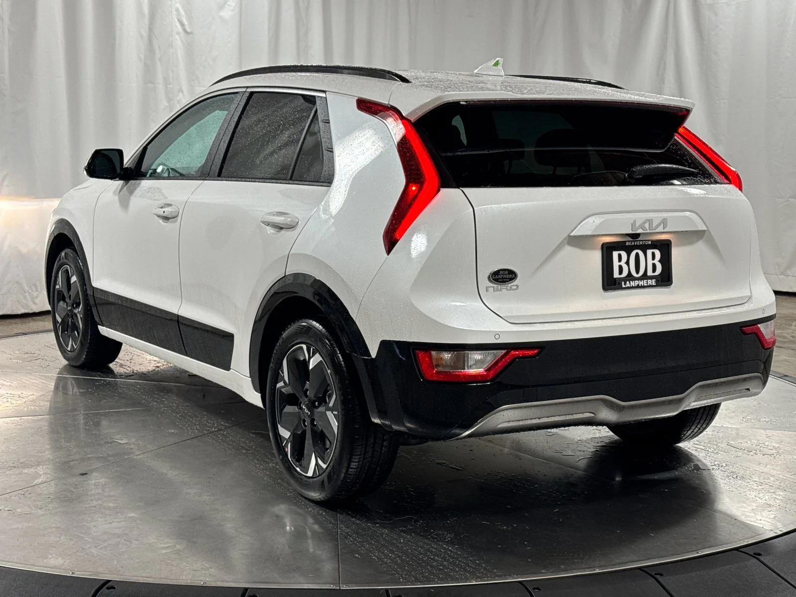 New 2026 Snow White Pearl Kia Wind image 7