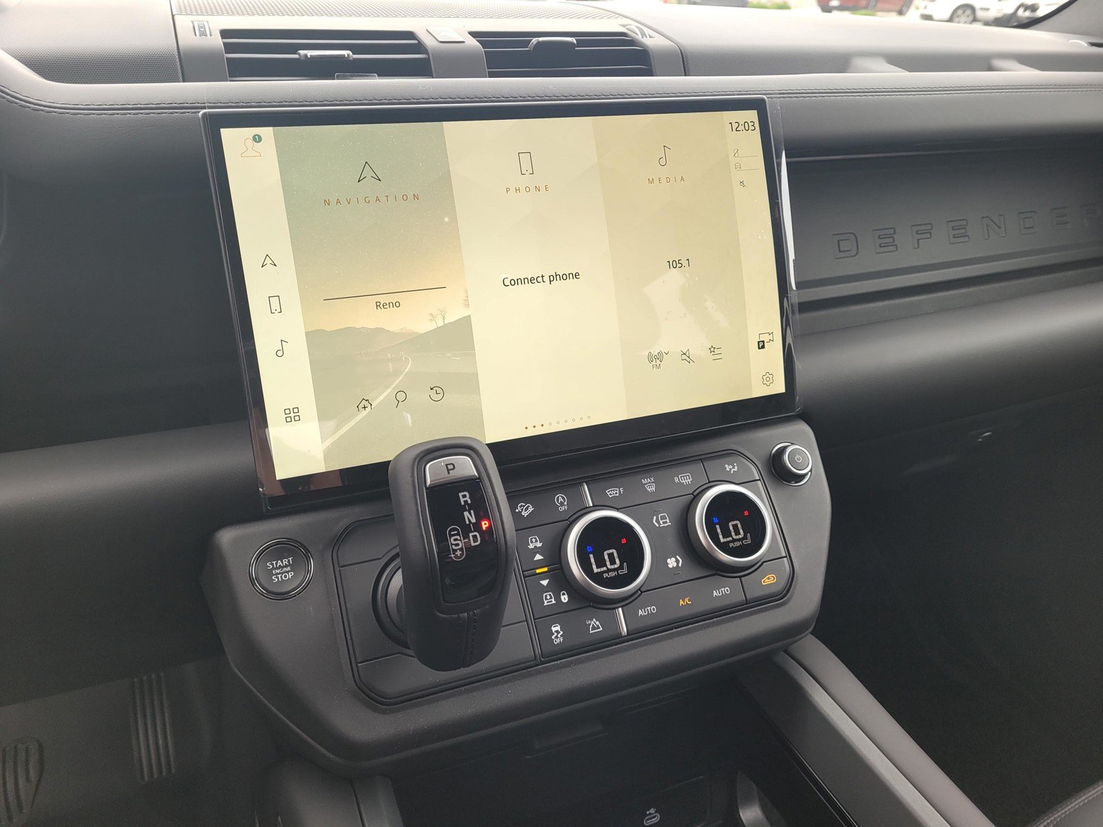 New 2026 Santorini Black Land Rover X-Dynamic SE image 22