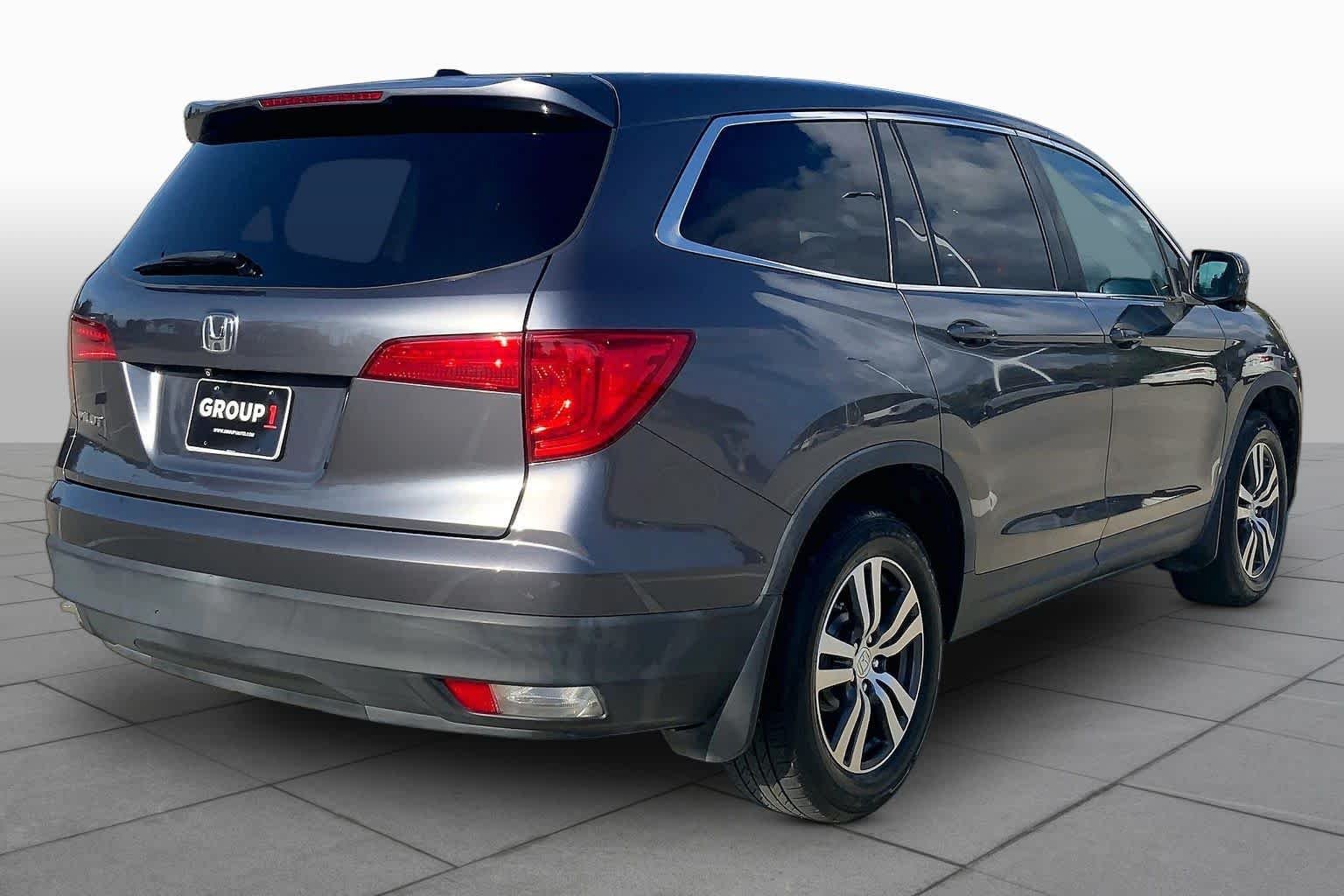 Used 2016 Crystal Black Pearl Honda EX-L image 13