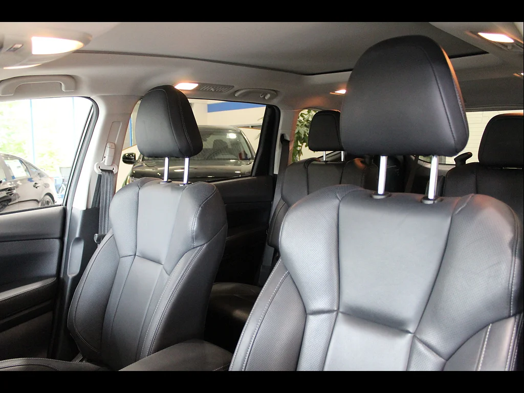 Used 2023 Ice Silver Metallic Subaru Limited 7-Passenger image 14