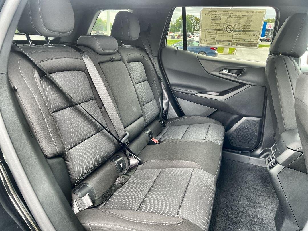 New 2027 Mosaic Black Metallic Chevrolet LT image 23