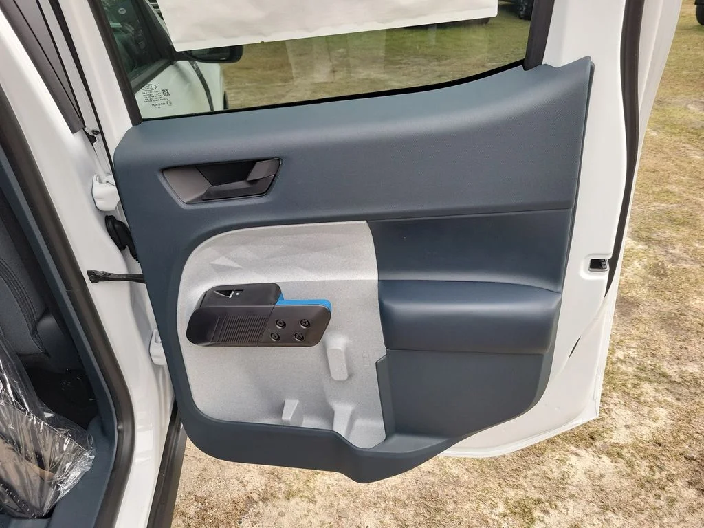New 2026 Oxford White Ford XLT image 29