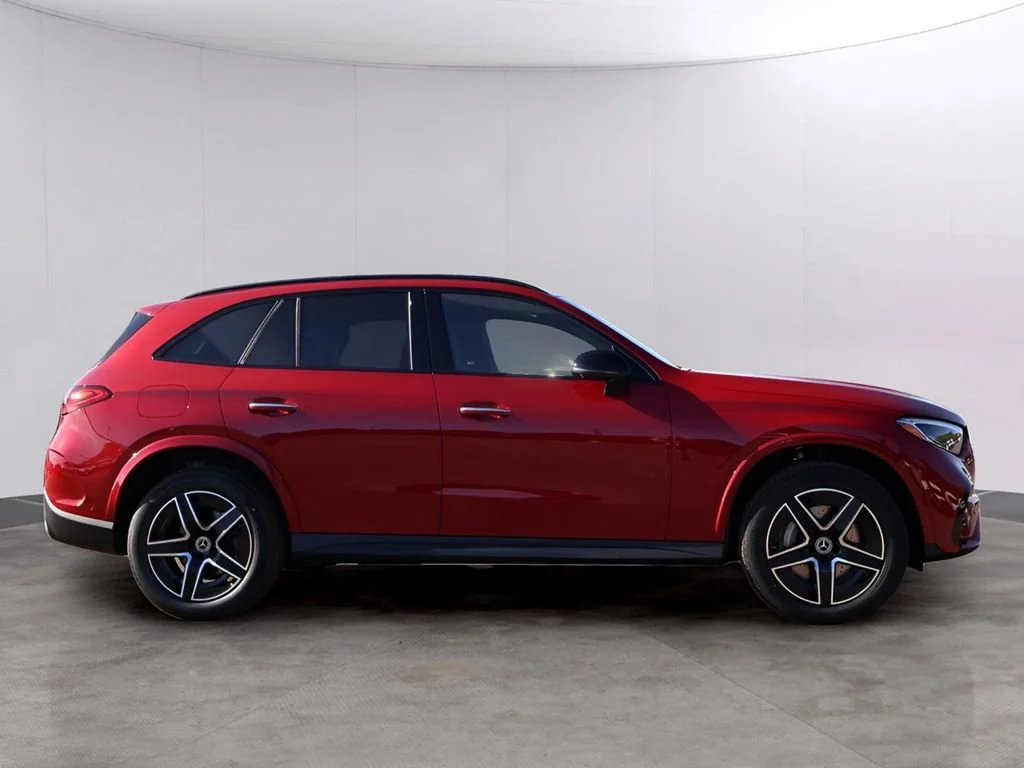 New 2026 MANUFAKTUR Patagonia Red Metallic Mercedes-Benz GLC 300 image 46