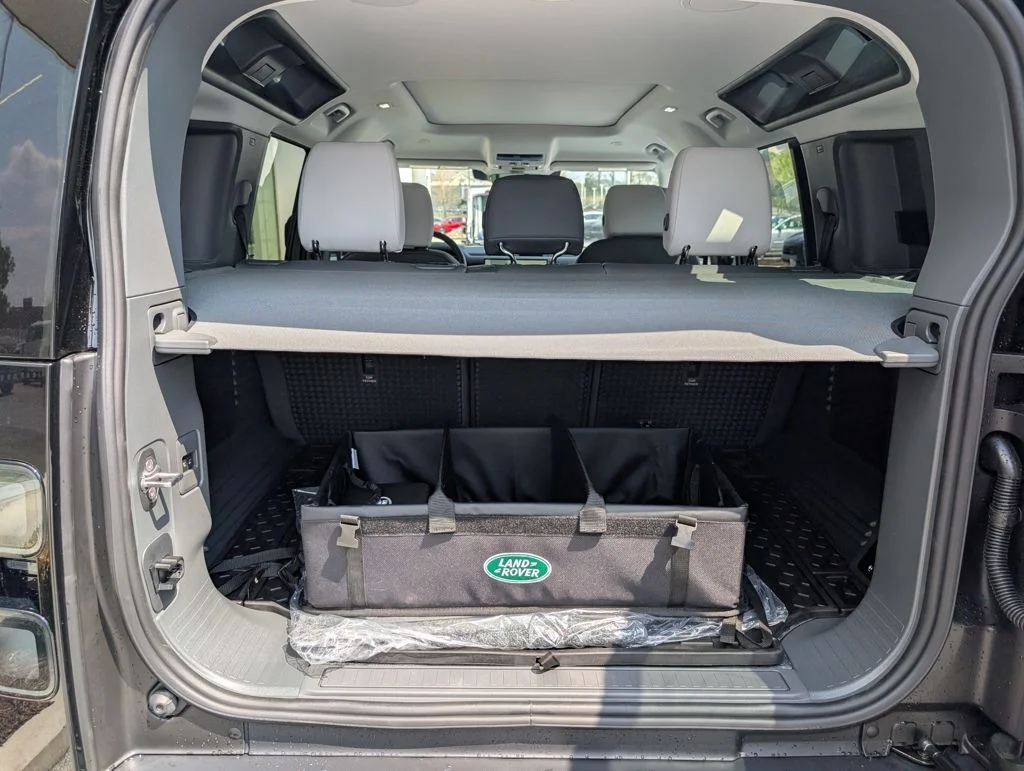 New 2026 Woolstone Green Land Rover X-Dynamic SE image 24