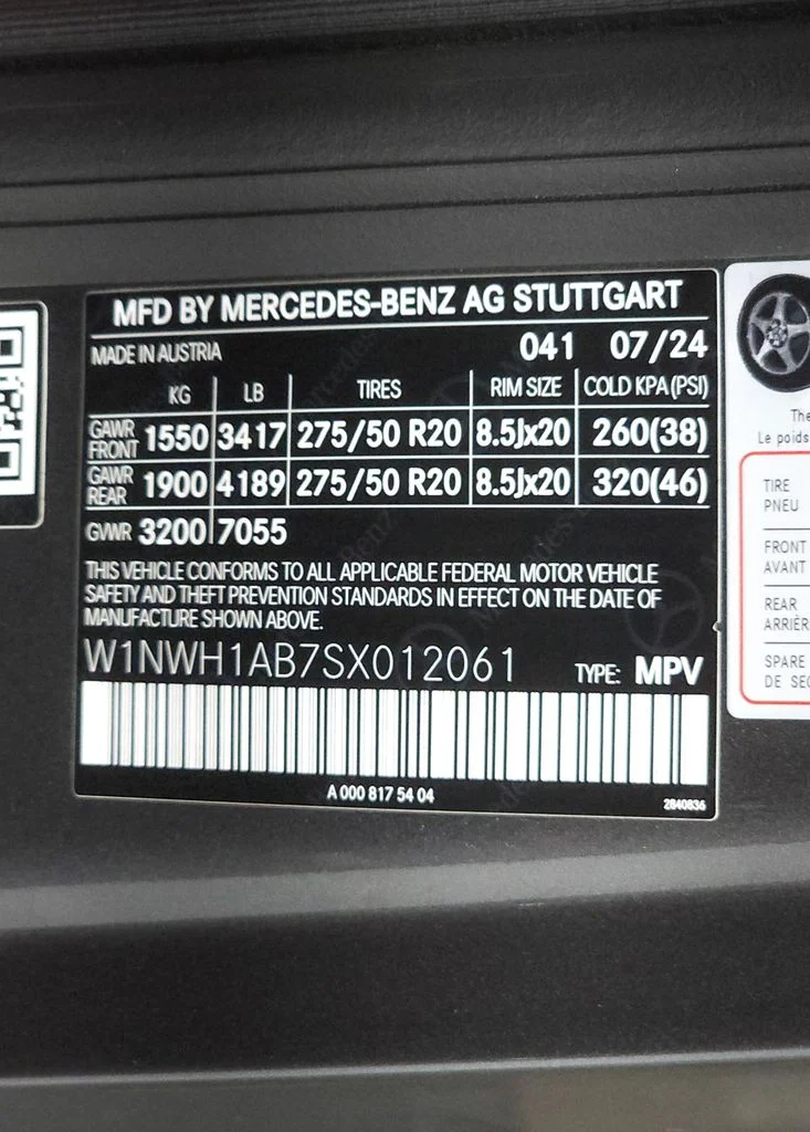 Certified Used 2025 MANUFAKTUR Graphite Metallic Mercedes-Benz G 550 image 36