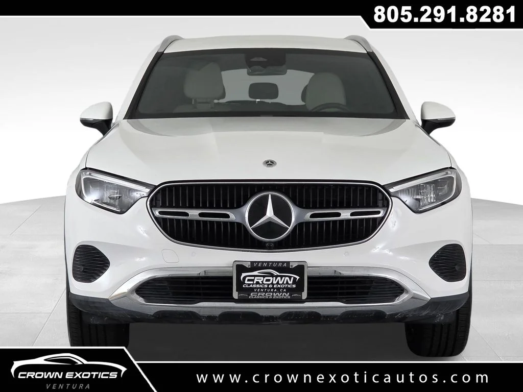 Used 2023  Mercedes-Benz GLC 300 image 2