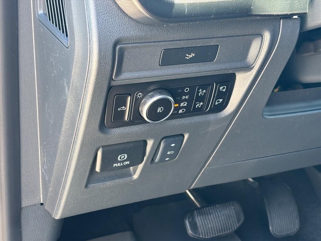 New 2026 Carbonized Gray Metallic Ford Lariat® image 7