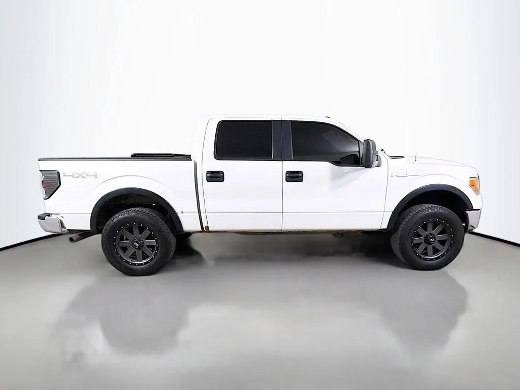 Used 2013 White Ford XL image 5