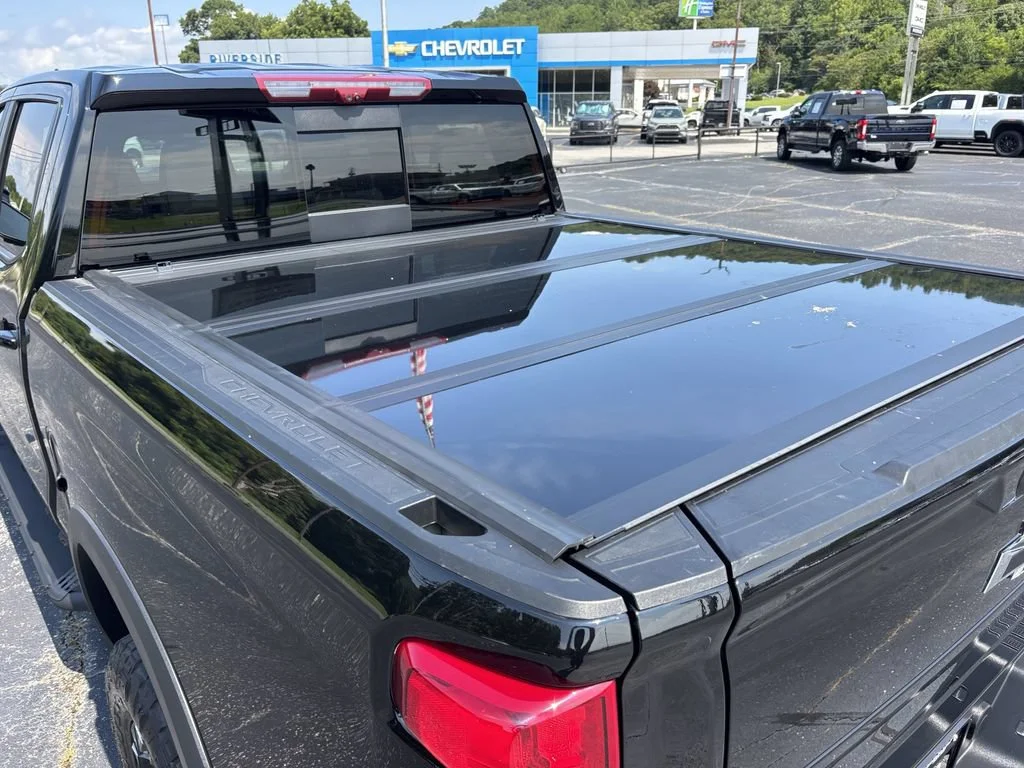 Used 2025 Black Chevrolet ZR2 image 24