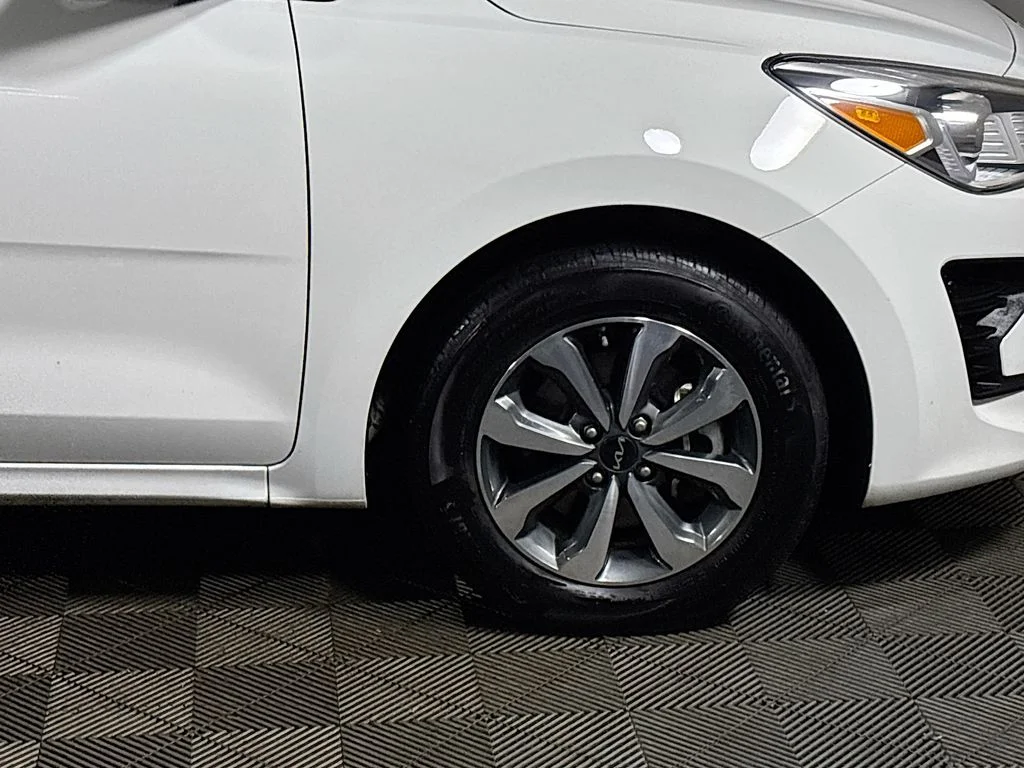Used 2023 White Kia S image 22