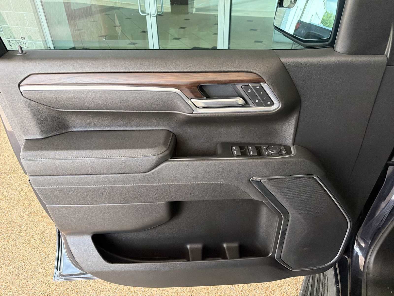 Used 2026 Titanium Rush Metallic GMC SLT image 22